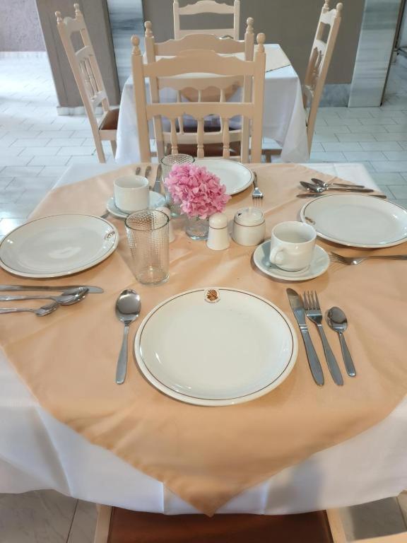 Alexandros B Hotel Nikiana Luaran gambar