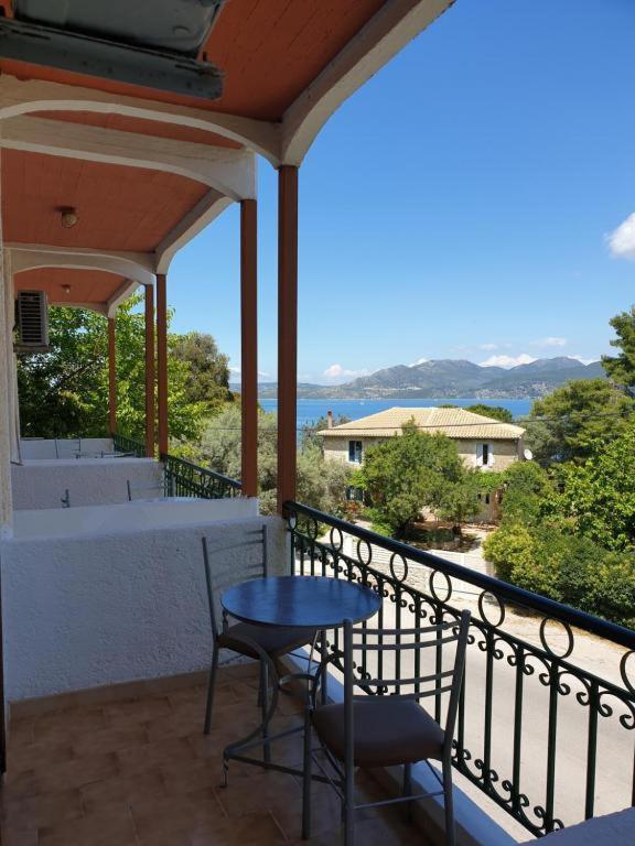 Alexandros B Hotel Nikiana Luaran gambar