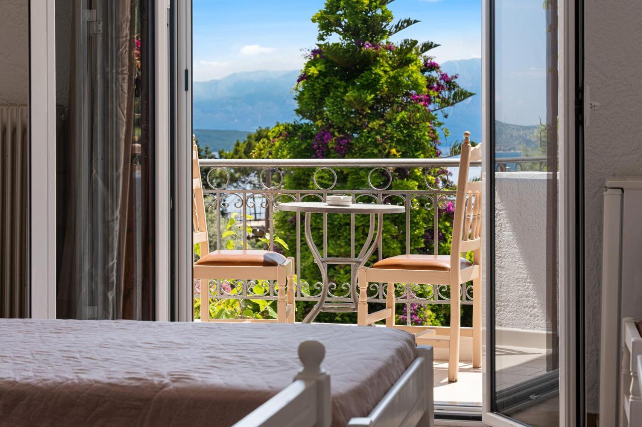 Alexandros B Hotel Nikiana Luaran gambar