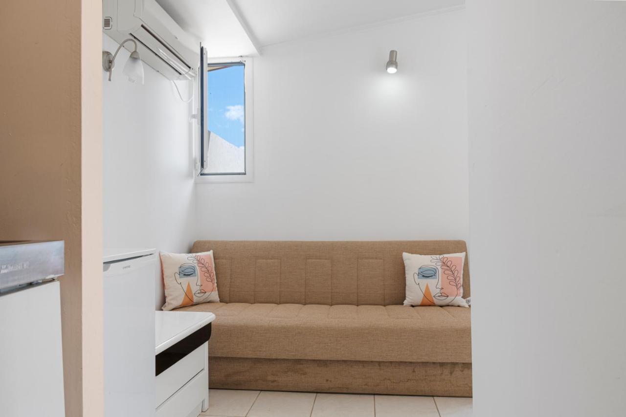 Alexandros B Hotel Nikiana Luaran gambar