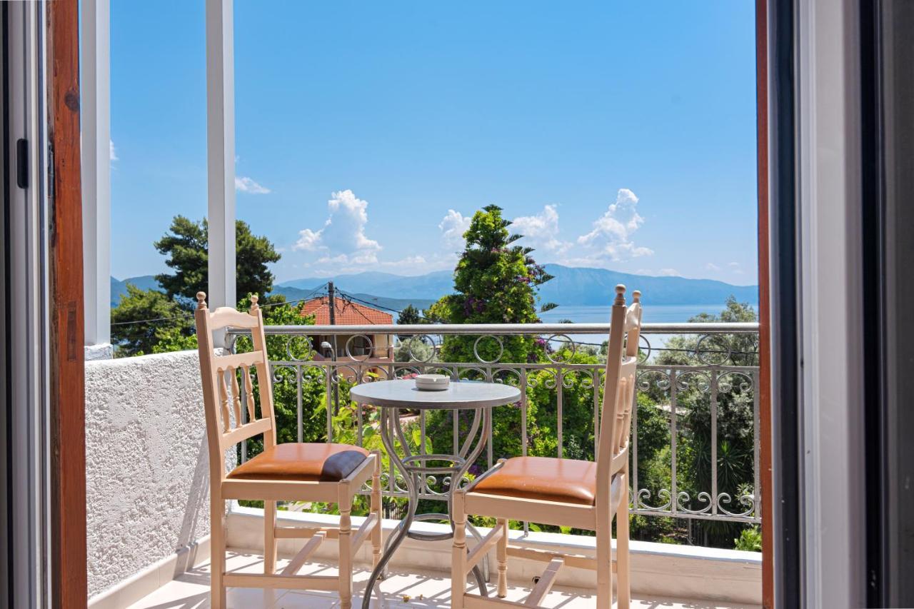Alexandros B Hotel Nikiana Luaran gambar