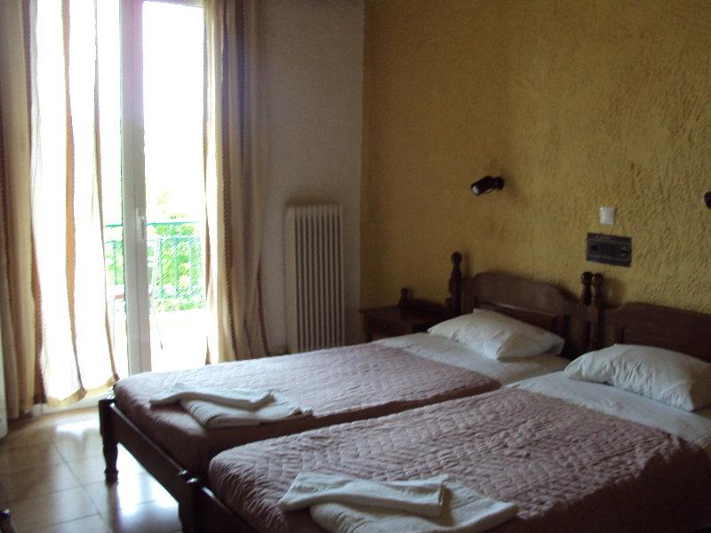 Alexandros B Hotel Nikiana Luaran gambar
