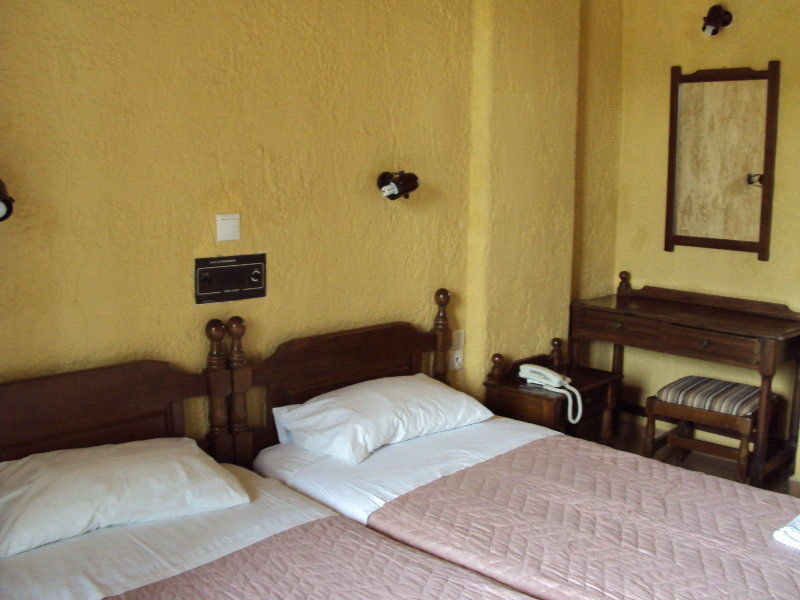 Alexandros B Hotel Nikiana Luaran gambar